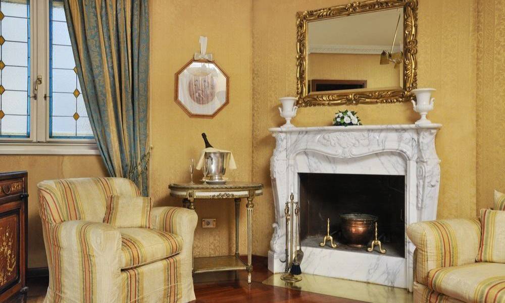 Suite romantica Hotel Mecenate Palace Roma Suite romantica Hotel Mecenate Palace Roma