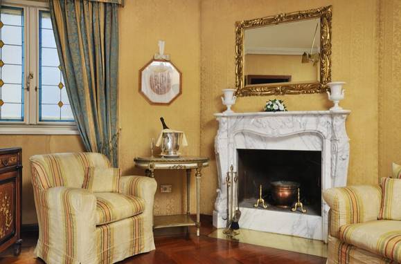 Suite romantica Hotel Mecenate Palace Roma Suite romantica Hotel Mecenate Palace Roma