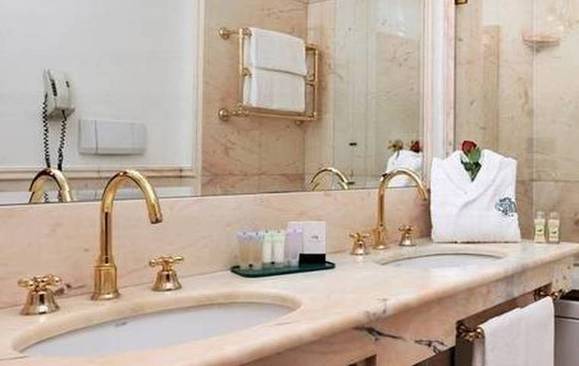 Suite romantica Hotel Mecenate Palace Roma Suite romantica Hotel Mecenate Palace Roma