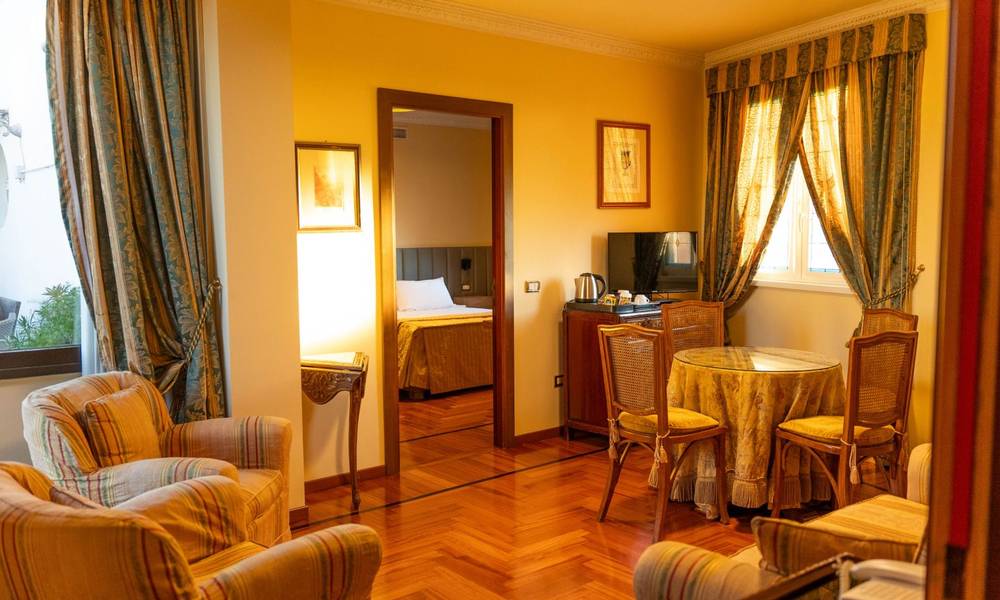 Suite romantica Hotel Mecenate Palace Roma