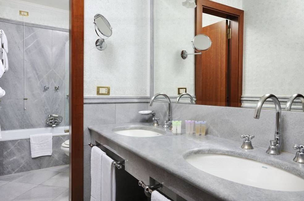 Camera doppia superior Hotel Mecenate Palace Roma Camera doppia superior Hotel Mecenate Palace Roma