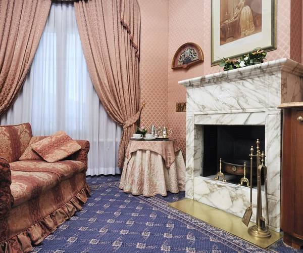 Camere & suites Mecenate Palace Hotel Roma
