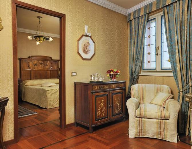 SUITE ROMANTICA Mecenate Palace Hotel Roma