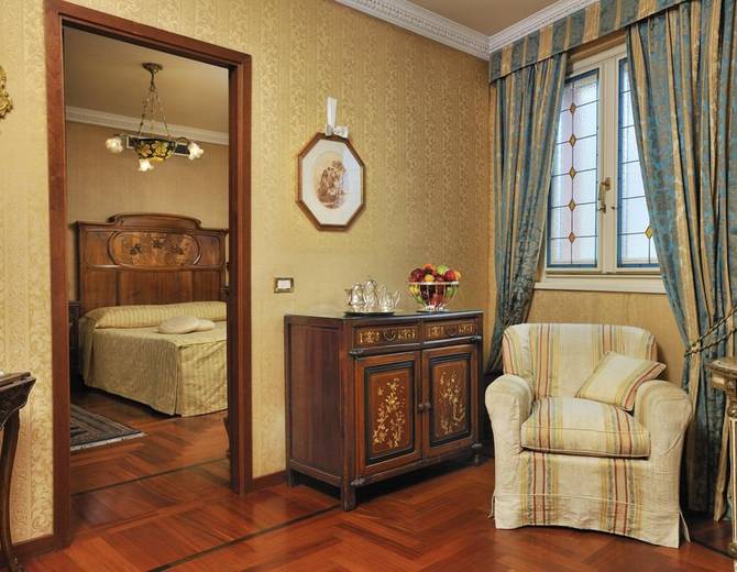 SUITE PRESIDENZIALE Mecenate Palace Hotel Roma SUITE PRESIDENZIALE Mecenate Palace Hotel Roma