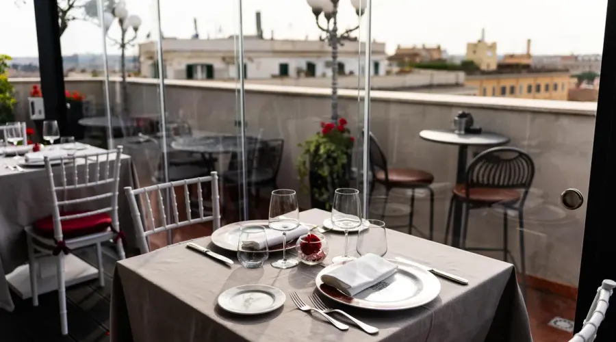 La Terrazza dei Papi: Il Rooftop con Vista Unica su Roma Hotel Mecenate Palace La Terrazza dei Papi: Il Rooftop con Vista Unica su Roma Hotel Mecenate Palace