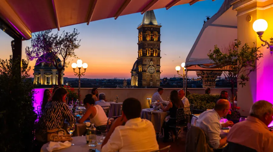 Terrazza panoramica a Roma: vivere le ultime sere d’estate a Roma Hotel Mecenate Palace Terrazza panoramica a Roma: vivere le ultime sere d’estate a Roma Hotel Mecenate Palace