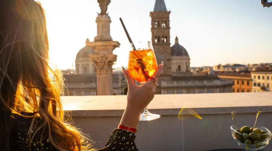 Rooftop a Roma: la magia di ammirare la Città Eterna dall'alto Hotel Mecenate Palace Rooftop a Roma: la magia di ammirare la Città Eterna dall'alto Hotel Mecenate Palace
