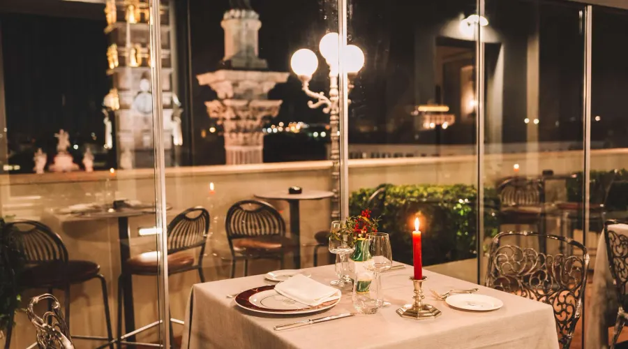 San Valentino a Roma: una notte d’amore sospesa tra cielo e città Hotel Mecenate Palace San Valentino a Roma: una notte d’amore sospesa tra cielo e città Hotel Mecenate Palace